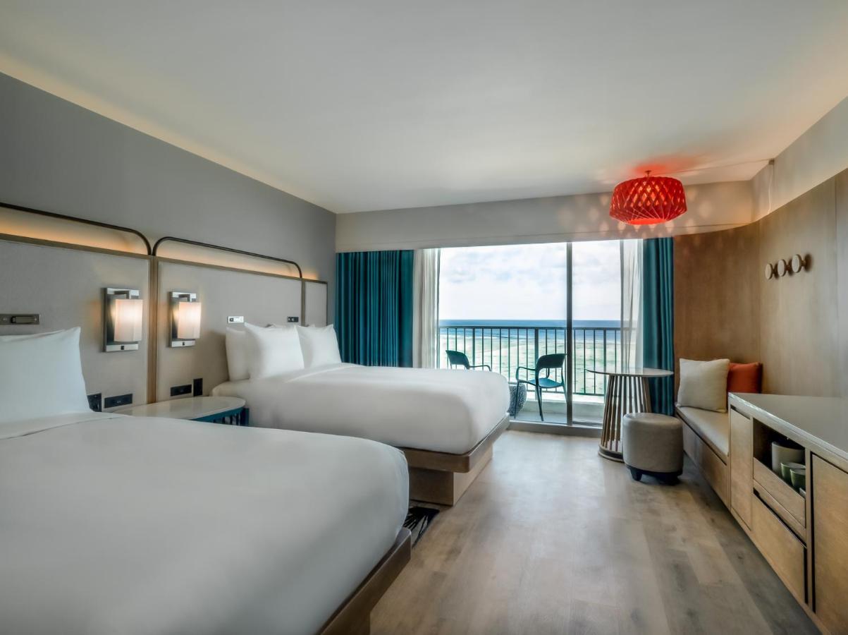 Crowne Plaza Resort Guam Тумон Екстериор снимка