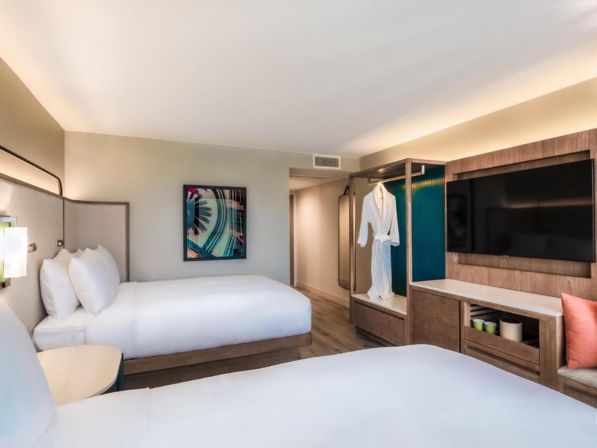 Crowne Plaza Resort Guam Тумон Екстериор снимка