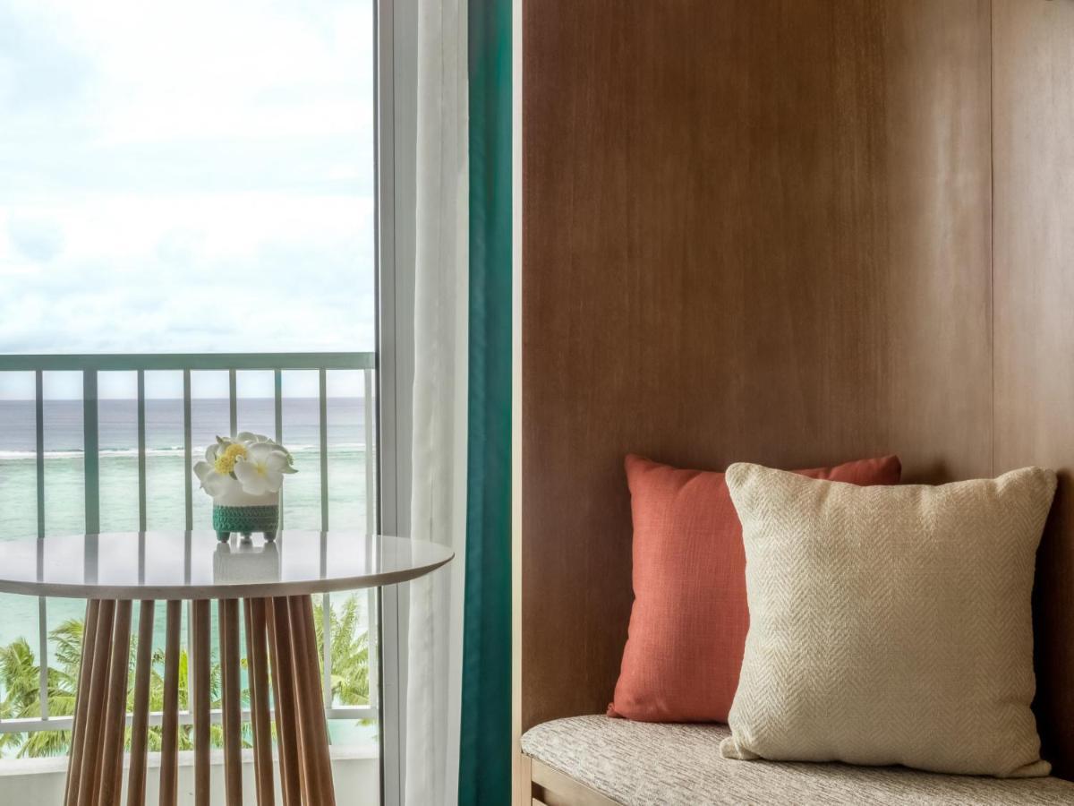 Crowne Plaza Resort Guam Тумон Екстериор снимка